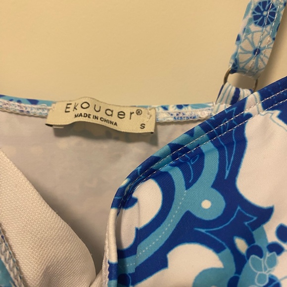 One piece swimsuit with a clinched waist - Picture 3 of 6